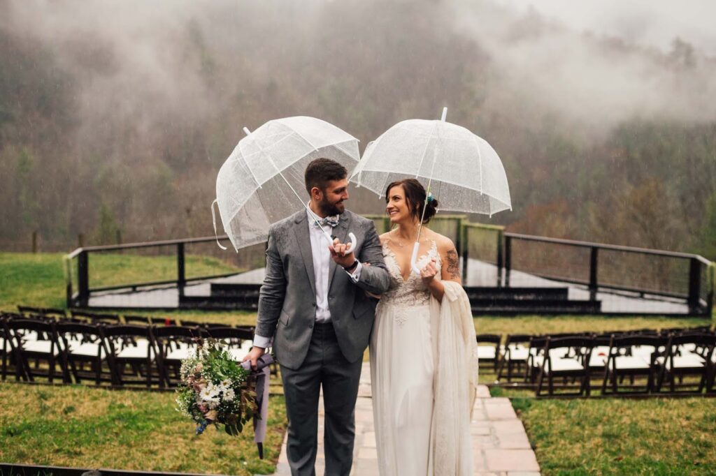 Just married Couple at sugar hollow retreat in Tennessee.