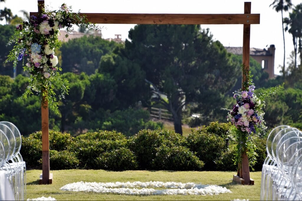 How do you make a simple wedding arch?