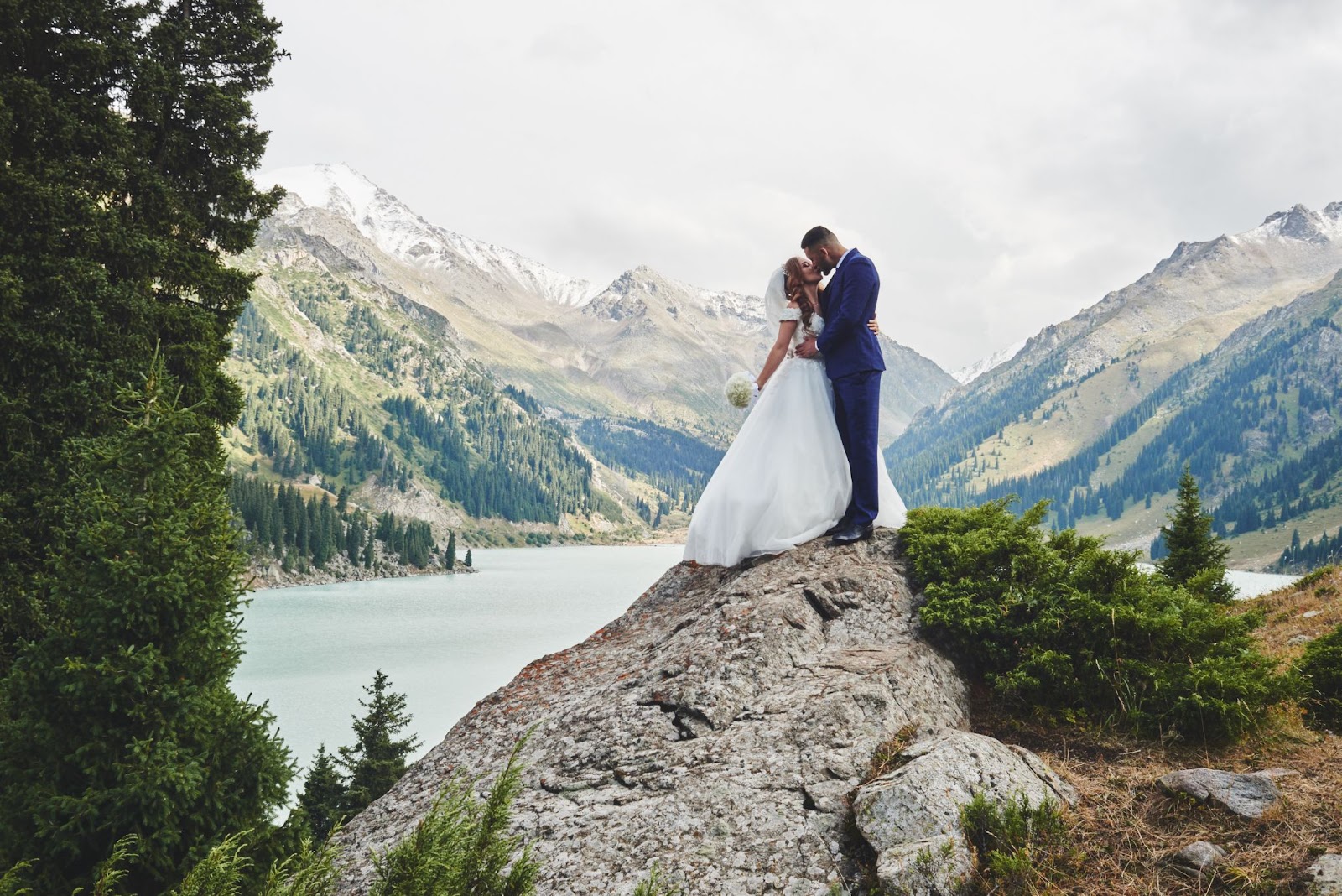 Mountain Aesthetic wedding